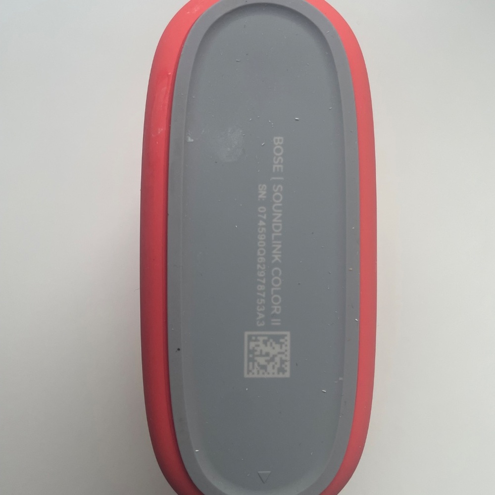 BOSE SOUNDLINK CORAL RED BLUETOOTH SPEAKER - Picture 4 of 4